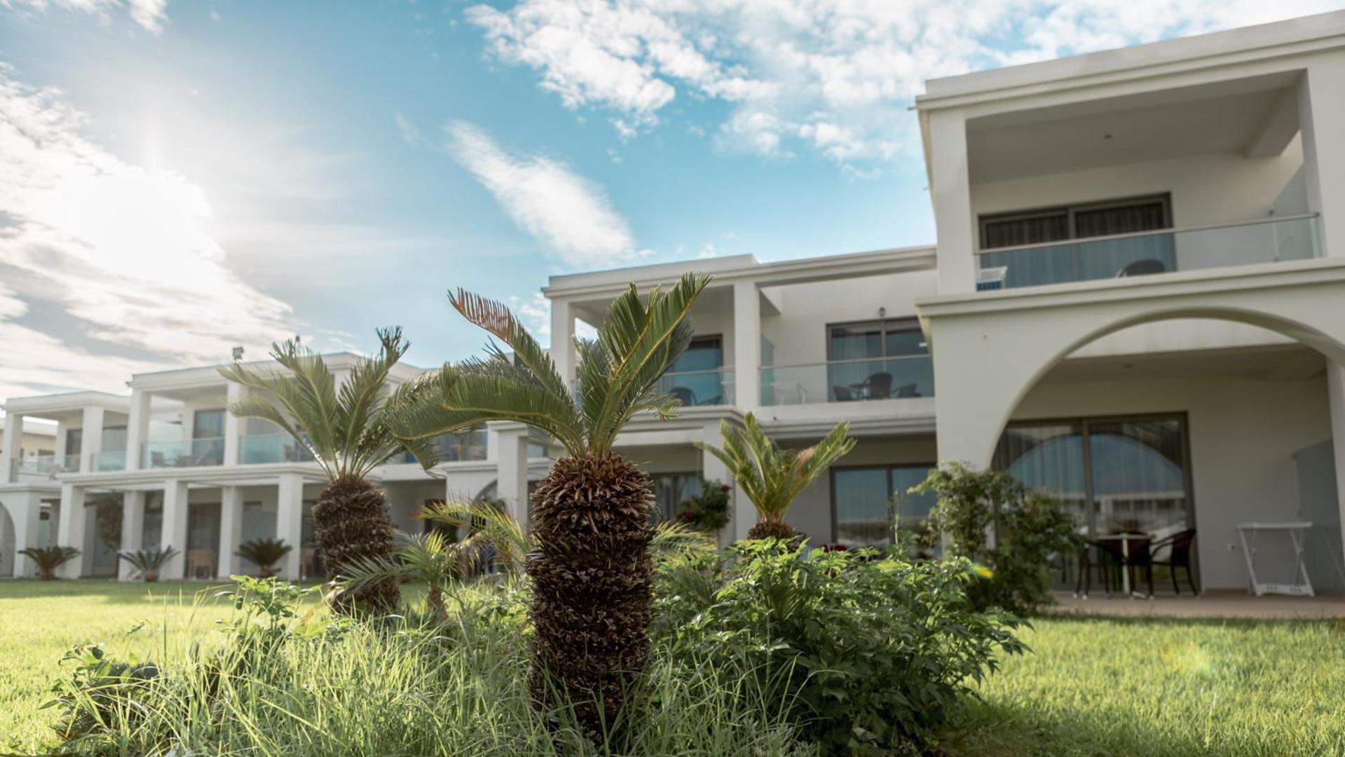 Asterias Beach Resort Afantou Bagian luar foto